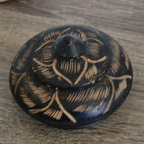 Vtg Hand Carved Wood Box  with Lid - Picture 1 of 6